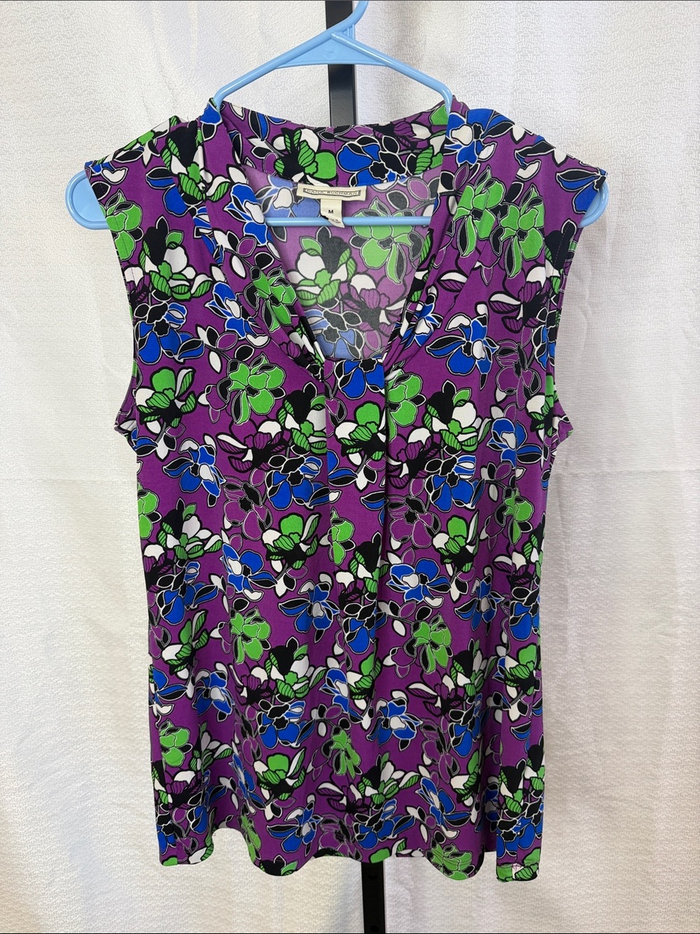 Dana Buchman Purple Floral Sleeveless V-Neck Top